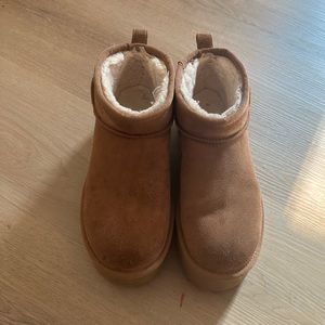 Ugg mini platforms and UGG cleaning kit!